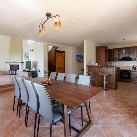 Sani Dream Villa *